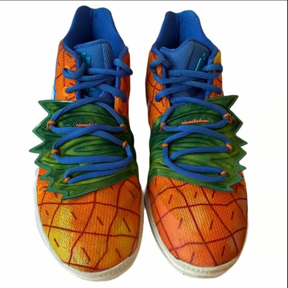 Nike SpongeBob SquarePants x Kyrie 5 Pineapple House, Size 4.5 Big Kid